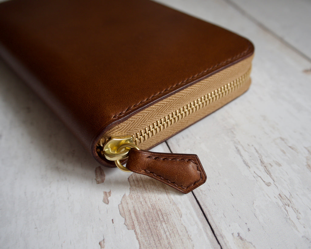 Zipper Clutch