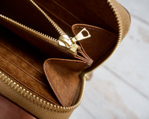 Zipper Clutch