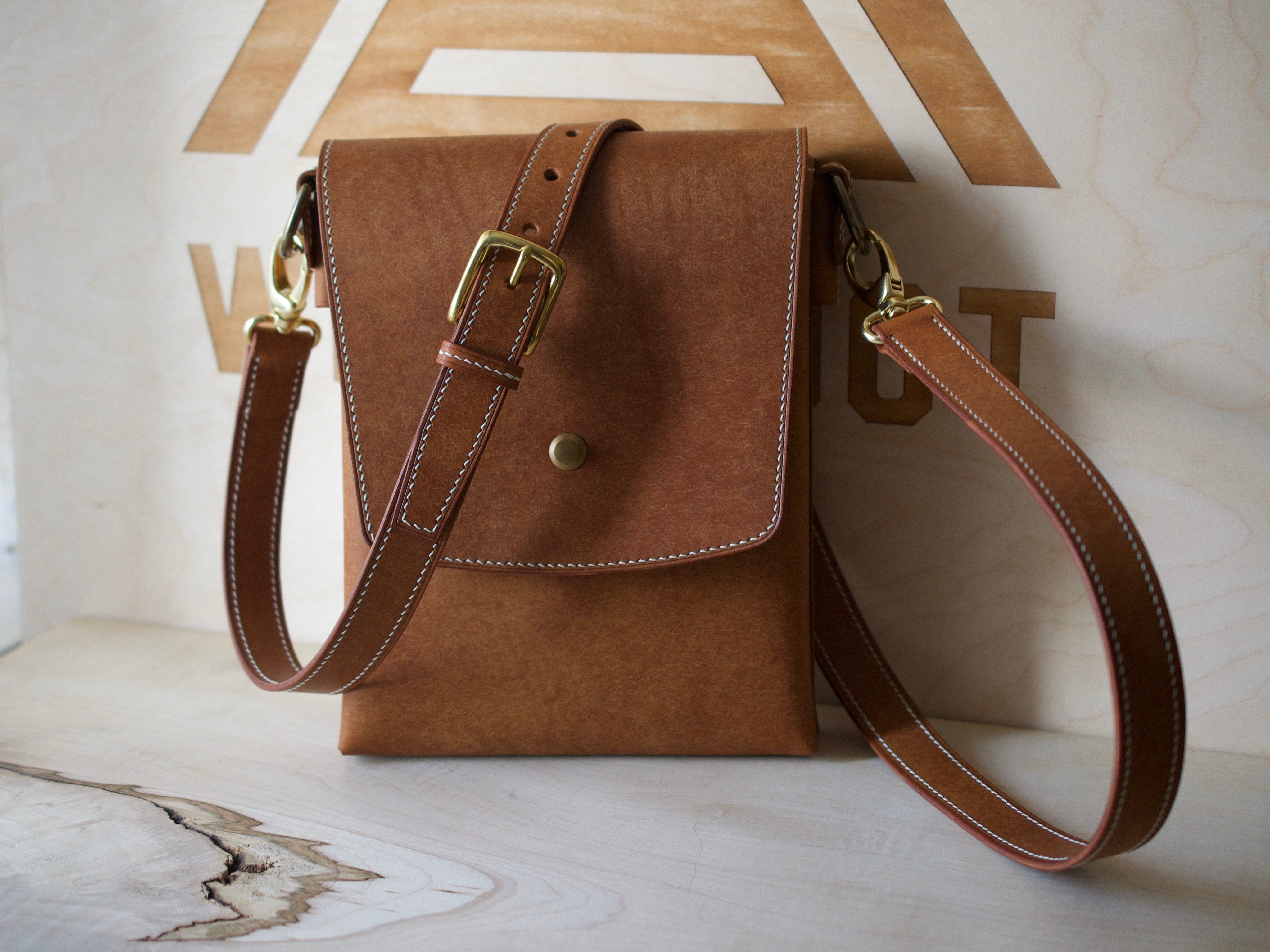 Cross Body Bag - Badalassi Carlos Pueblo Leather (Cognac)